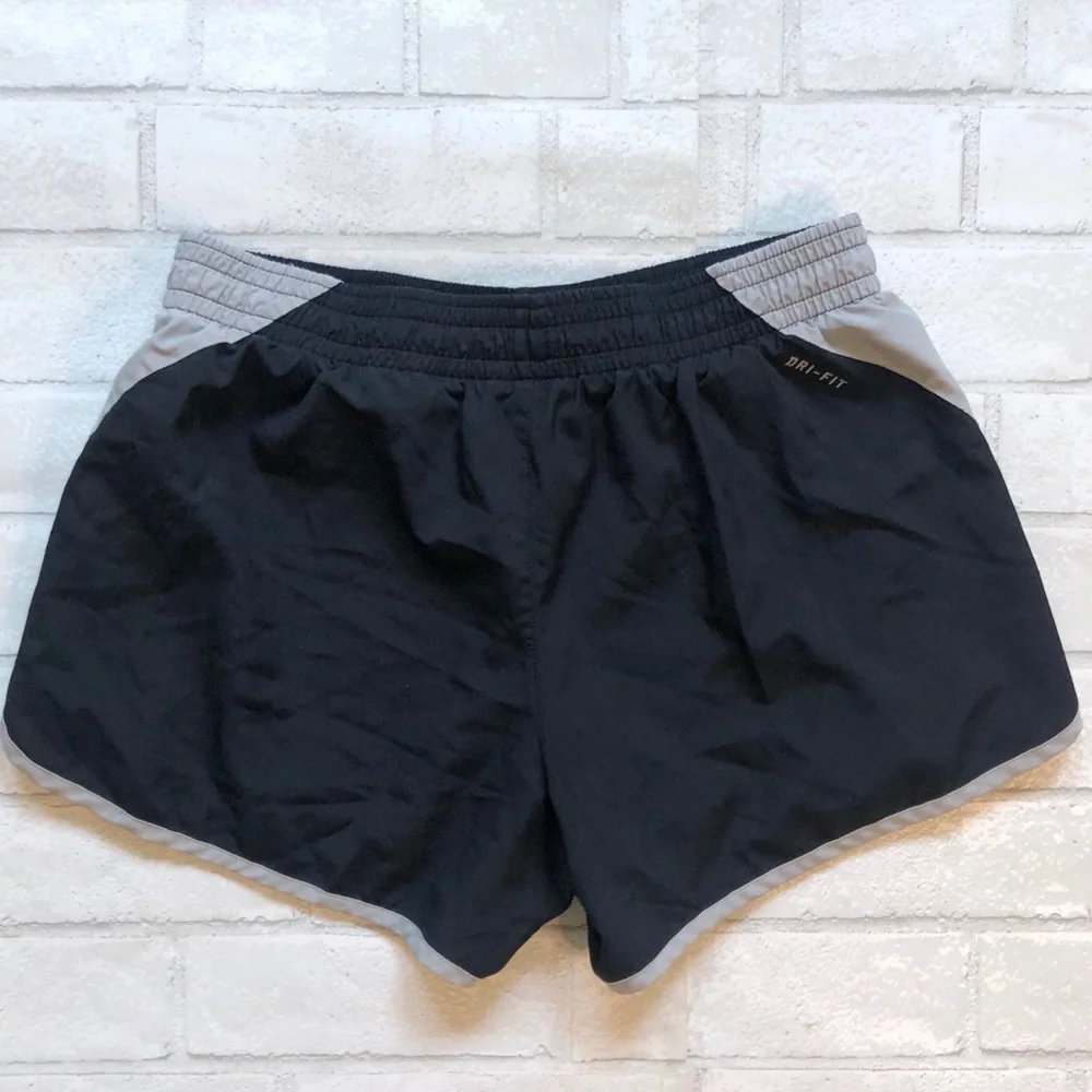 Nike Dri-Fit Women’s Running Shorts Size M Black Gray 2-in-1 Spandex Lined